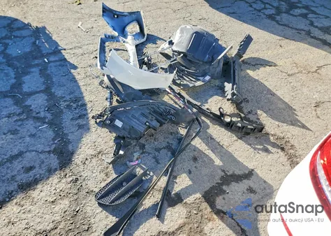 2017 Mercedes-Benz E 300 4Matic z USA, uszkodzony, nr VIN WDDZF4KB0HA063221